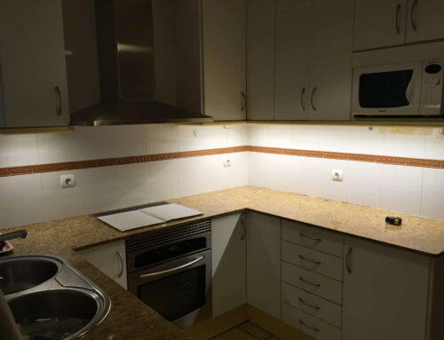 Instal·lació llum sota cuina